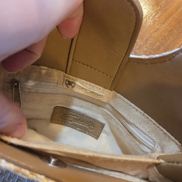 Vintage Fossil- Woven Straw Crossbody Bag with Taupe Trim - Picture 4 of 5